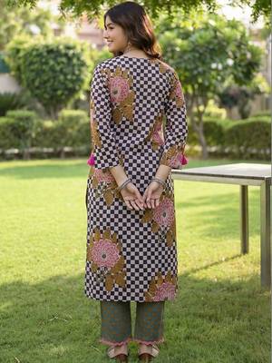 Women Floral Printed Regular Pure Cotton Kurta with Trousers & With Dupatta 4