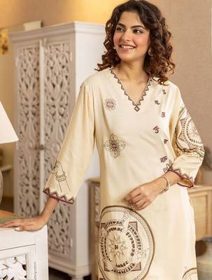 Women Ethnic Motifs Printed Regular Kurta with Trousers 3