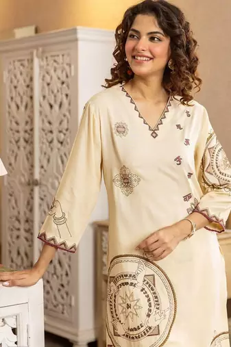 Women Ethnic Motifs Printed Regular Kurta with Trousers