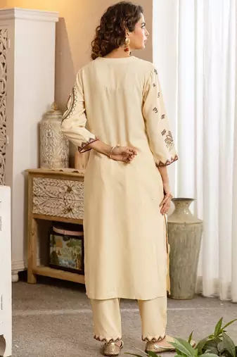 Women Ethnic Motifs Printed Regular Kurta with Trousers