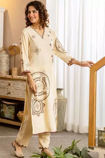 Women Ethnic Motifs Printed Regular Kurta with Trousers