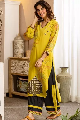 Women Ethnic Motifs Embroidered Regular Thread Work Kurta with Palazzos
