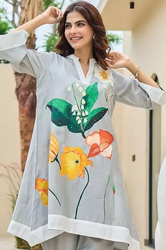 Floral Printed Mandarin Collar A-Line Sequinned Kurta With Trousers