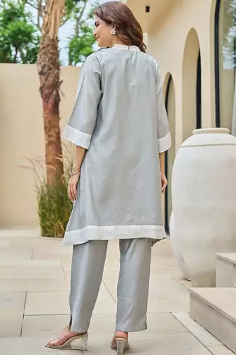 Floral Printed Mandarin Collar A-Line Sequinned Kurta With Trousers