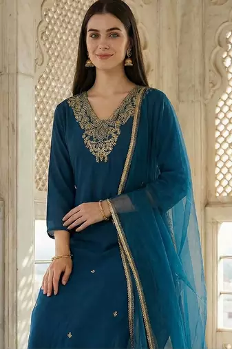 Women Ethnic Motifs Embroidered Regular Kurta with Trousers & With Dupatta