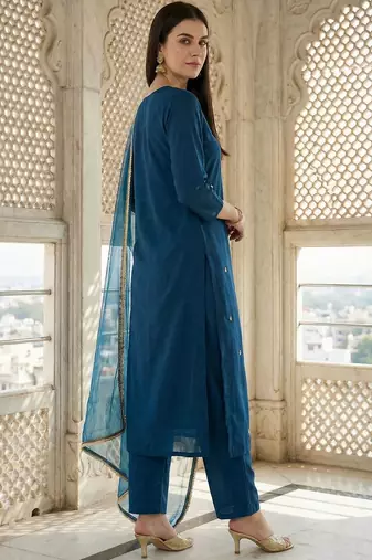 Women Ethnic Motifs Embroidered Regular Kurta with Trousers & With Dupatta