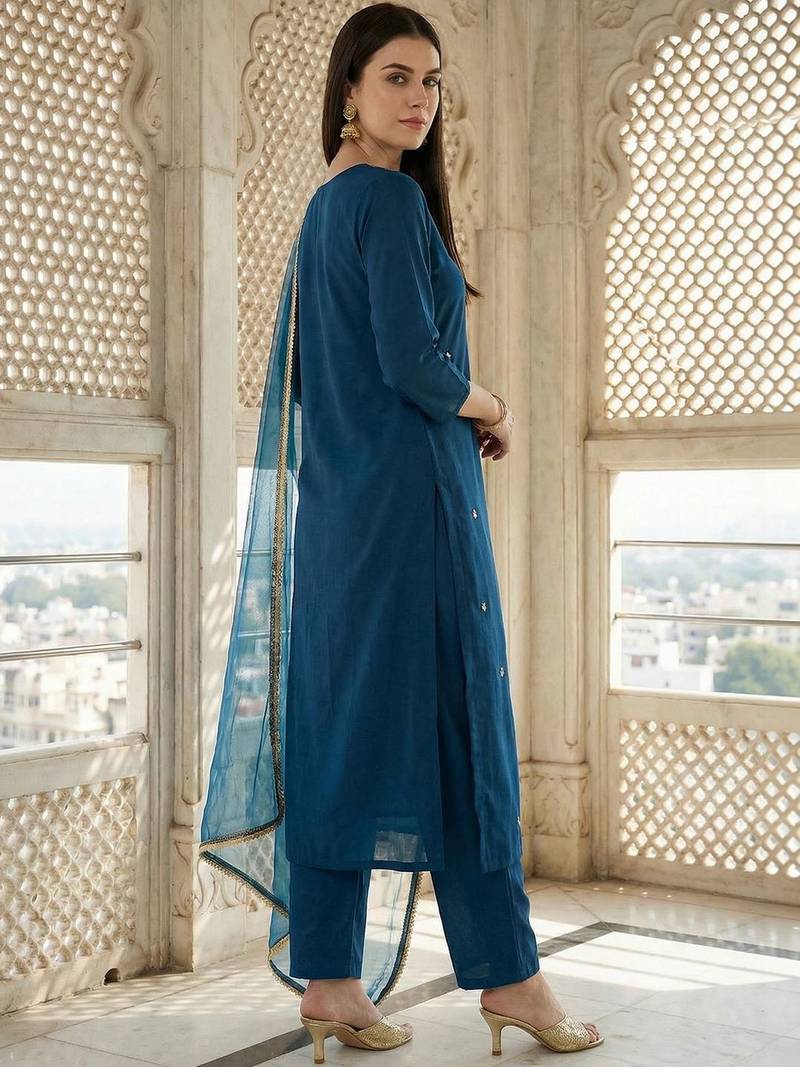 Women Ethnic Motifs Embroidered Regular Kurta with Trousers & With Dupatta