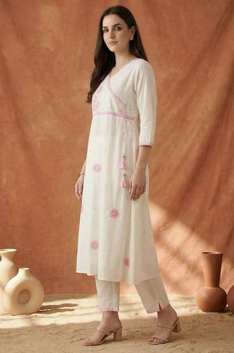 Women Ethnic Motifs Embroidered Angrakha Thread Work Pure Cotton Kurta with Trousers