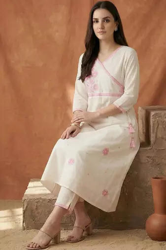 Women Ethnic Motifs Embroidered Angrakha Thread Work Pure Cotton Kurta with Trousers