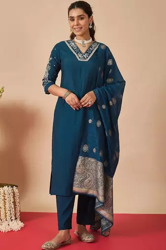 Women Ethnic Motifs Embroidered Regular Thread Work Kurta with Trousers & With Dupatta