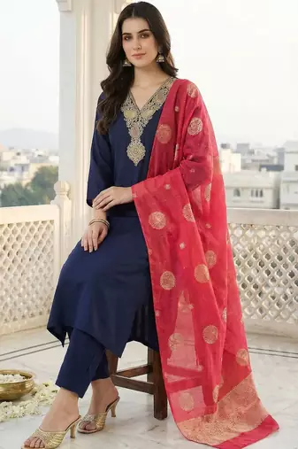 Women Ethnic Motifs Embroidered Regular Kurta with Trousers & With Dupatta