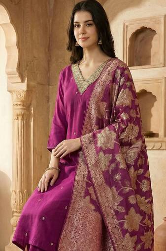 Women Ethnic Motifs Regular Kurta with Trousers & With Dupatta