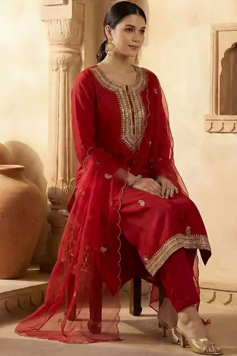 Women Ethnic Motifs Embroidered Regular Kurta with Trousers & With Dupatta