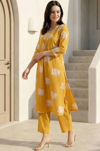 Women Animal Printed Regular Pure Cotton Kurta with Trousers