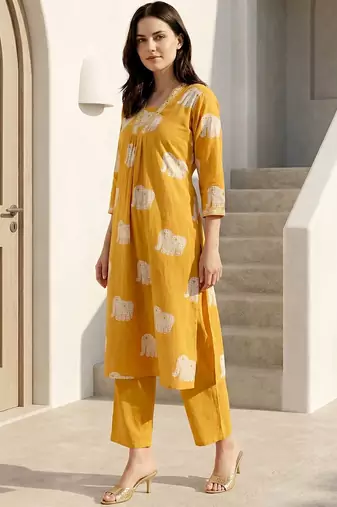 Women Animal Printed Regular Pure Cotton Kurta with Trousers
