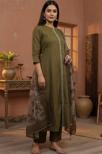 Women Ethnic Motifs Regular Thread Work Kurta with Trousers & With Dupatta