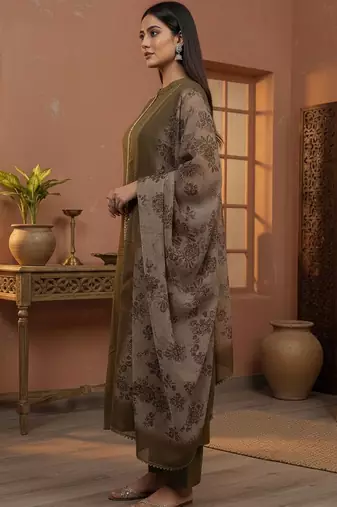 Women Ethnic Motifs Regular Thread Work Kurta with Trousers & With Dupatta