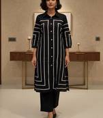 Women Printed Regular Kurta with Trousers