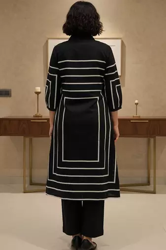 Women Printed Regular Kurta with Trousers