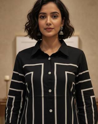 Women Printed Regular Kurta with Trousers 4