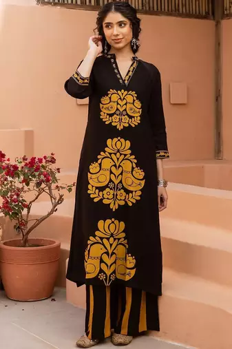 Women Ethnic Motifs Printed Regular Beads and Stones Kurta with Palazzos