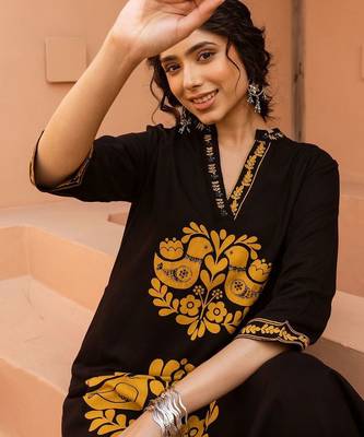 Women Ethnic Motifs Printed Regular Beads and Stones Kurta with Palazzos 2
