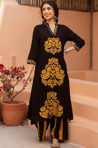 Women Ethnic Motifs Printed Regular Beads and Stones Kurta with Palazzos