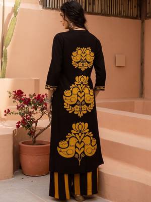 Women Ethnic Motifs Printed Regular Beads and Stones Kurta with Palazzos 5