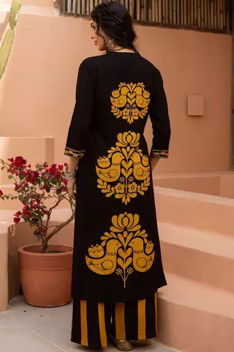 Women Ethnic Motifs Printed Regular Beads and Stones Kurta with Palazzos