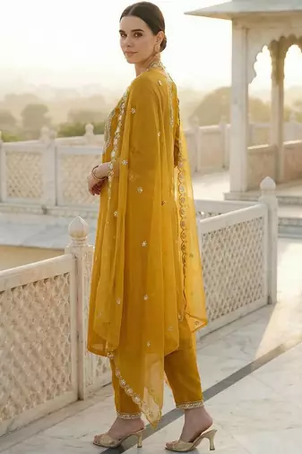 Women Ethnic Motifs Embroidered Regular Thread Work Kurta with Trousers & With Dupatta