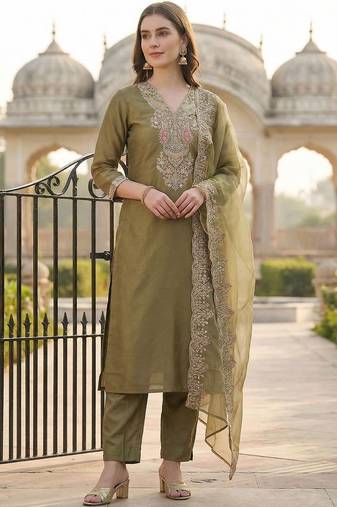 Women Ethnic Motifs Embroidered Regular Thread Work Kurta with Trousers & With Dupatta