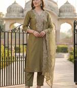 Women Ethnic Motifs Embroidered Regular Thread Work Kurta with Trousers & With Dupatta
