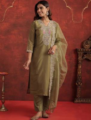 Women Ethnic Motifs Embroidered Regular Thread Work Kurta with Trousers & With Dupatta 4