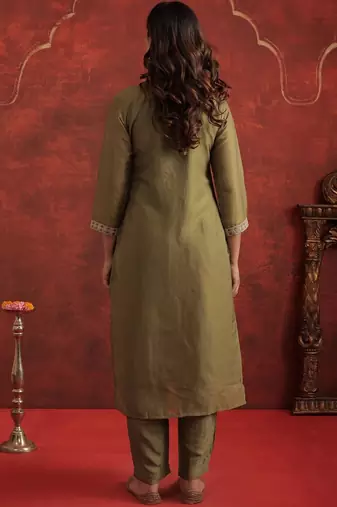 Women Ethnic Motifs Embroidered Regular Thread Work Kurta with Trousers & With Dupatta