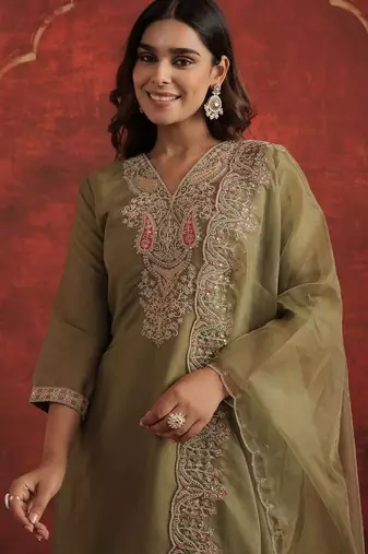 Women Ethnic Motifs Embroidered Regular Thread Work Kurta with Trousers & With Dupatta