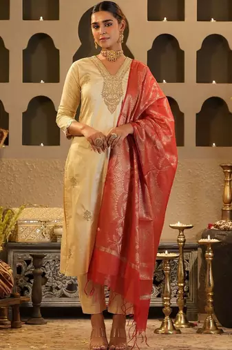 Women Ethnic Motifs Embroidered Regular Kurta with Trousers & With Dupatta