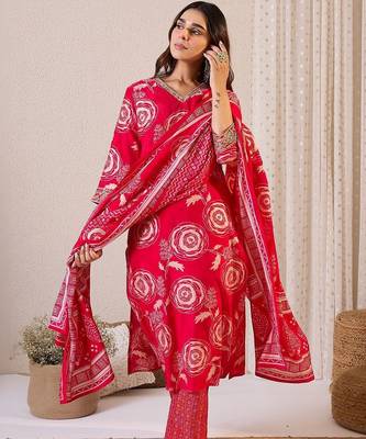 Women Floral Printed Regular Chanderi Silk Kurta with Trousers & With Dupatta 2