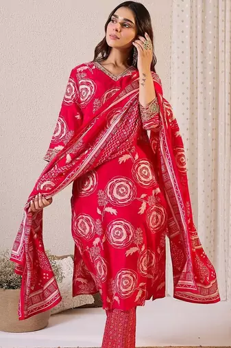 Women Floral Printed Regular Chanderi Silk Kurta with Trousers & With Dupatta