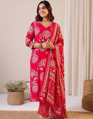 Women Floral Printed Regular Chanderi Silk Kurta with Trousers & With Dupatta 5