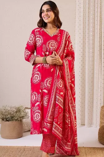 Women Floral Printed Regular Chanderi Silk Kurta with Trousers & With Dupatta