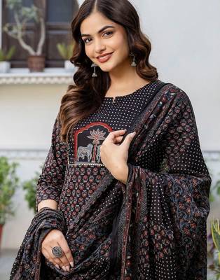 Women Ethnic Motifs Printed Regular Thread Work Pure Cotton Kurta with Trousers & With Dupatta 4