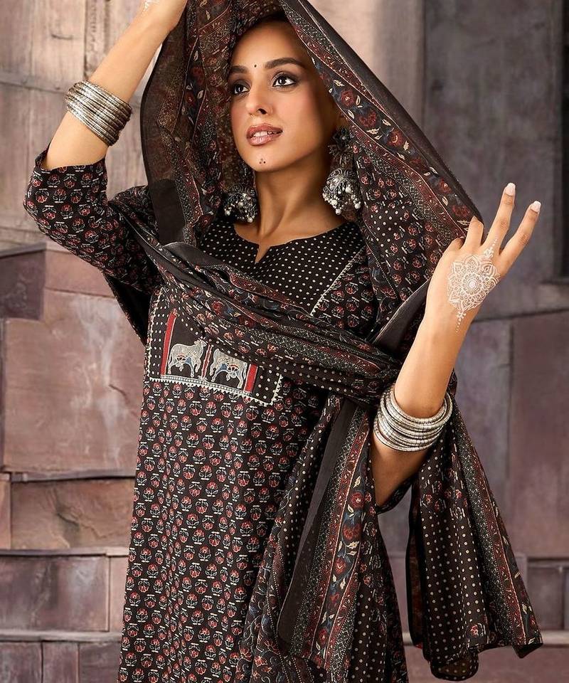 Women Ethnic Motifs Printed Regular Thread Work Pure Cotton Kurta with Trousers & With Dupatta