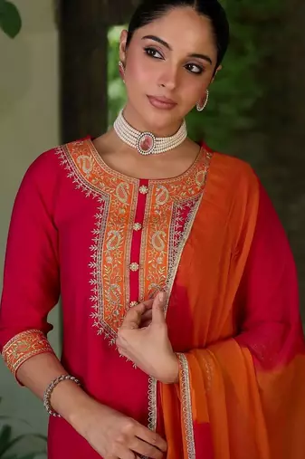 Women Ethnic Motifs Embroidered Regular Kurta with Trousers & With Dupatta