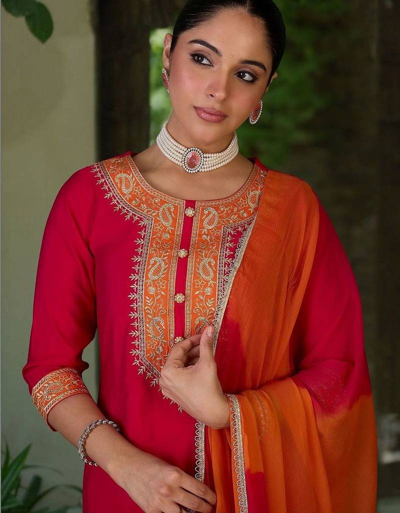 Women Ethnic Motifs Embroidered Regular Kurta with Trousers & With Dupatta