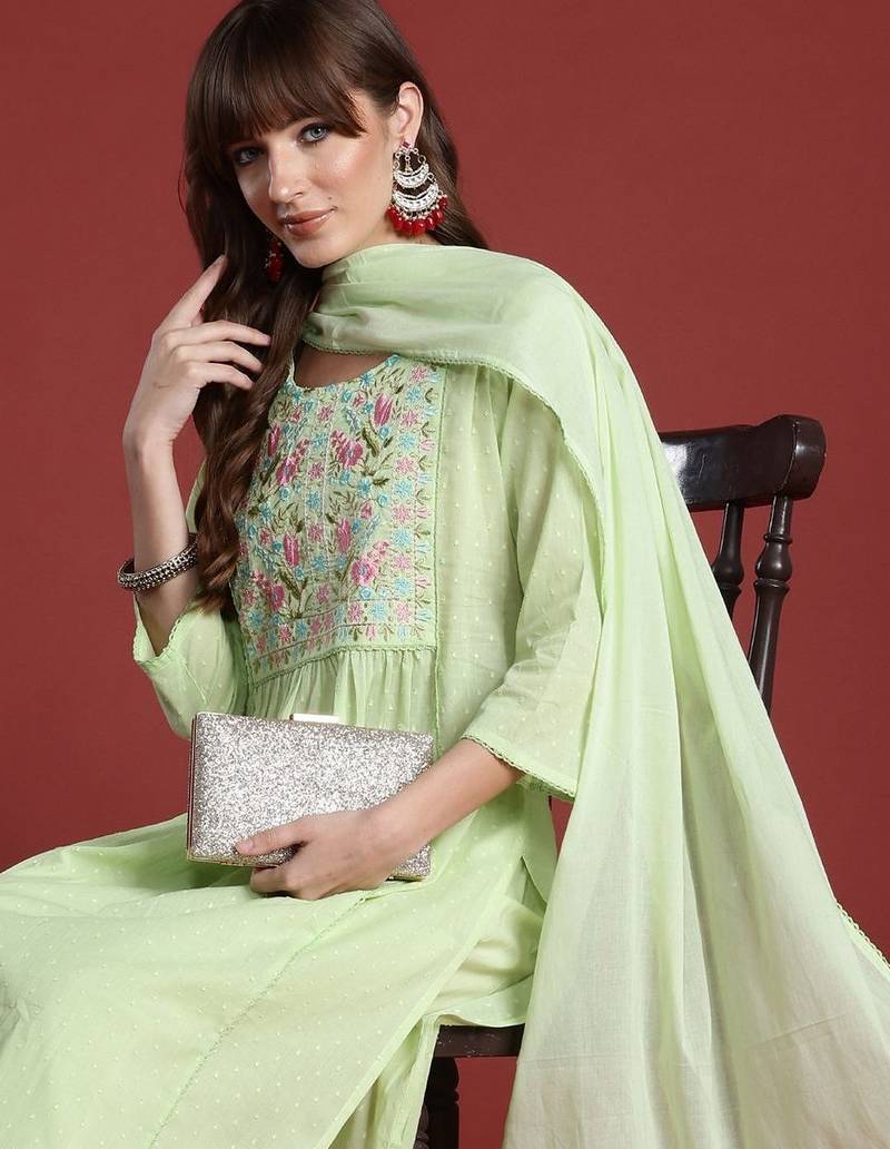 Women Floral Embroidered Regular Thread Work Pure Cotton Kurta with Trousers & With Dupatta