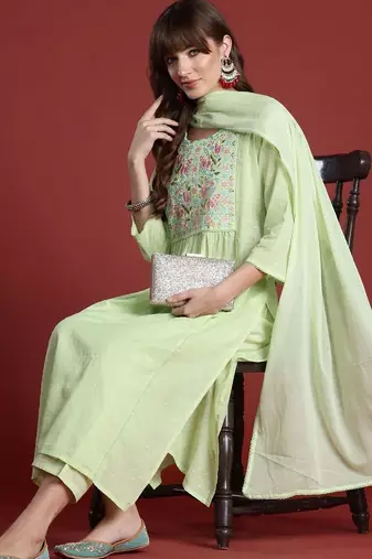 Women Floral Embroidered Regular Thread Work Pure Cotton Kurta with Trousers & With Dupatta