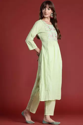 Women Floral Embroidered Regular Thread Work Pure Cotton Kurta with Trousers & With Dupatta