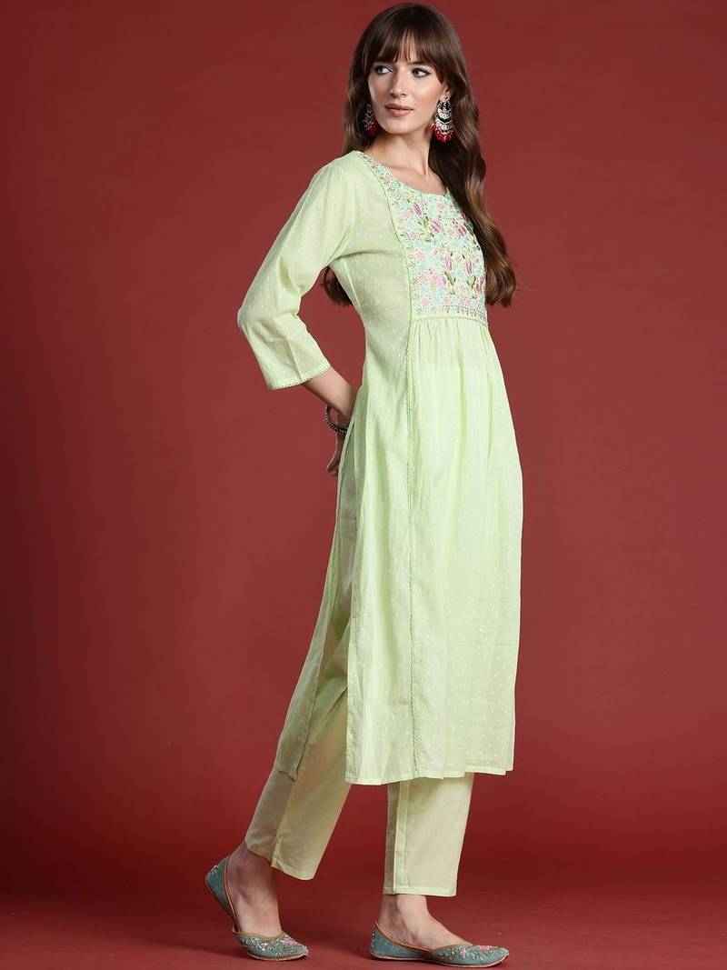 Women Floral Embroidered Regular Thread Work Pure Cotton Kurta with Trousers & With Dupatta