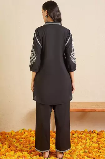 Women Ethnic Motifs Embroidered Regular Thread Work Pure Cotton Kurta with Trousers