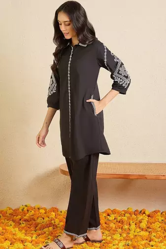 Women Ethnic Motifs Embroidered Regular Thread Work Pure Cotton Kurta with Trousers